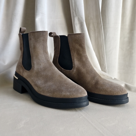 Kenneth Cole Shoes - Kenneth Cole Tan Taupe Suede Ankle Boots